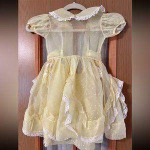 Vintage 1950’s dress approximate size 2t. Excellent condition!